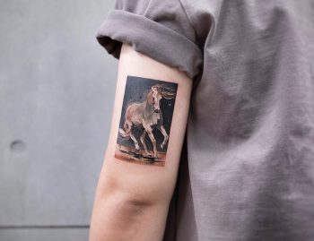 Watercolor horse by tattooist Chenjie