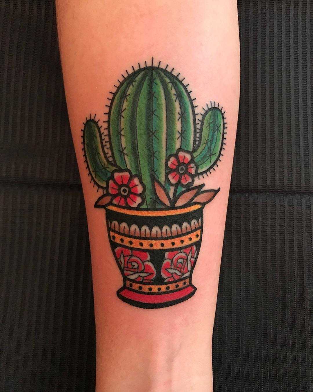 Cactus in a pot by tattooist Alejo GMZ