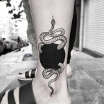 Cover-up black circle and snake by İLHAN BİLİR
