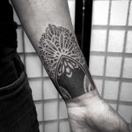 Cover-up wrist by tattooist Virginia 108