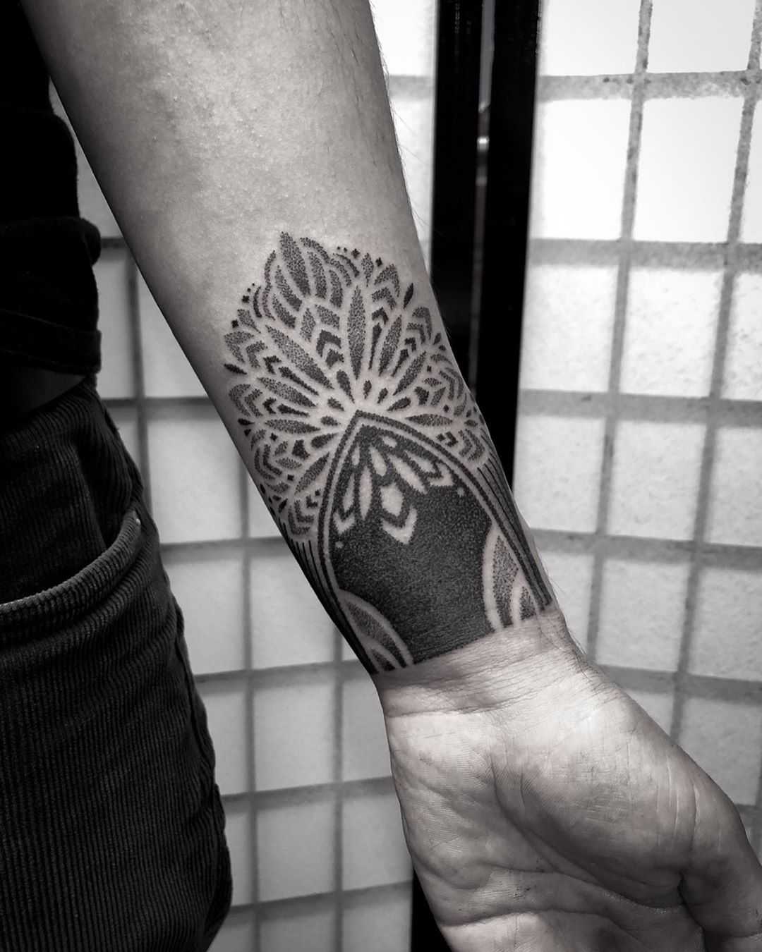 Cover-up wrist by tattooist Virginia 108