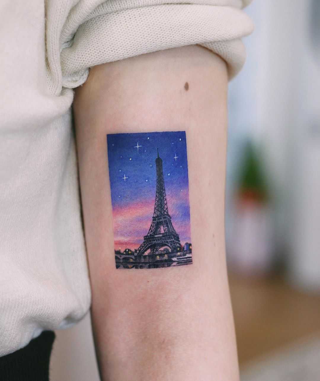 Eiffel Tower in sunset by tattooist Saegeem