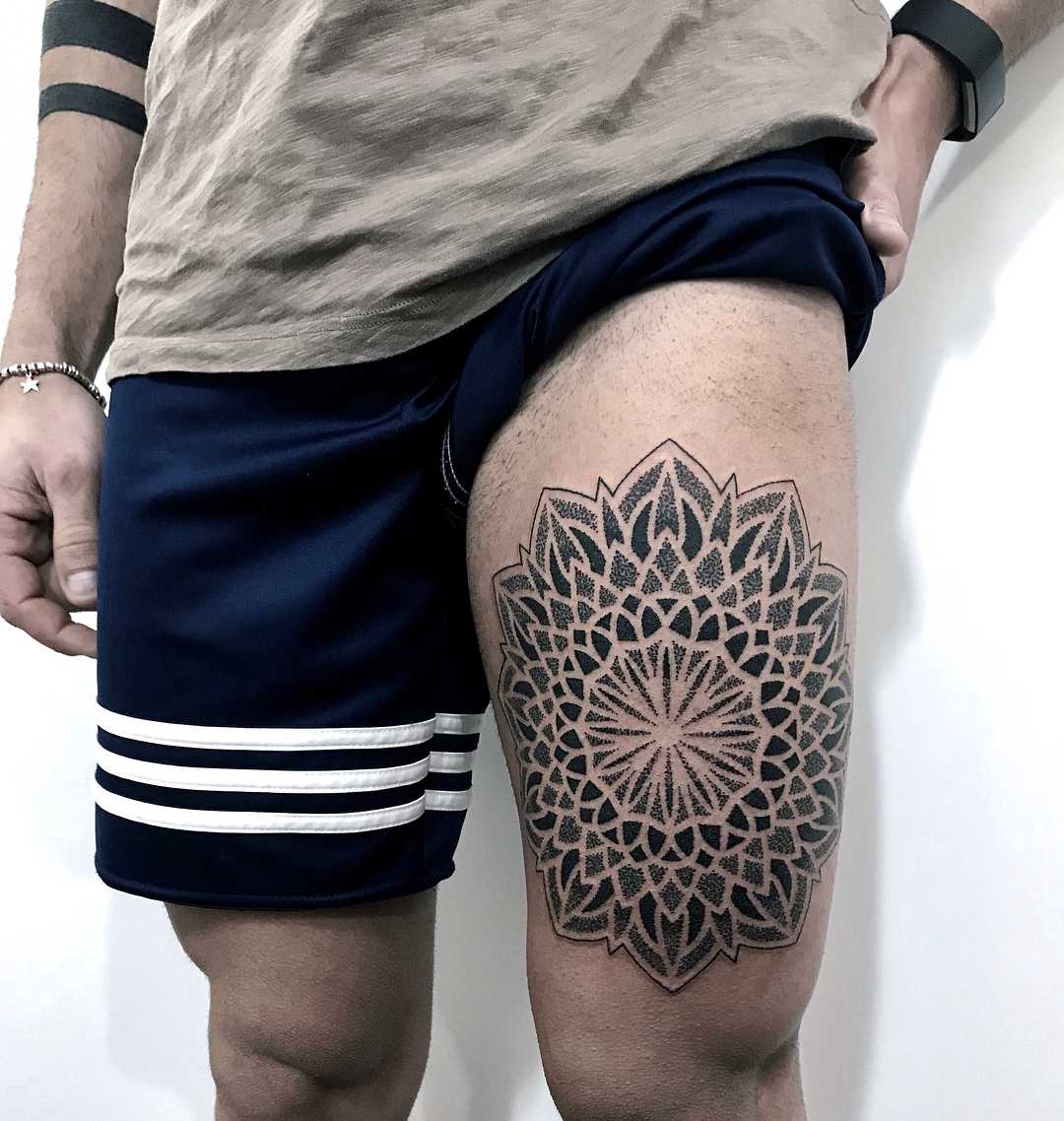 Large mandala by tattooist NEENO