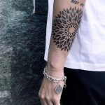 Mandala filler by tattooist NEENO