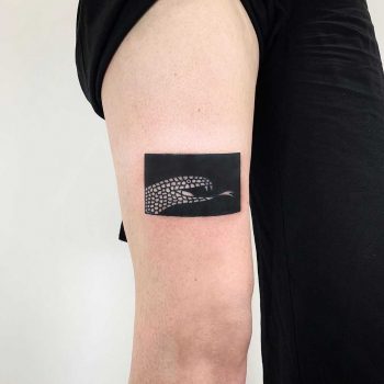 Negative space snake by @themagicrosa