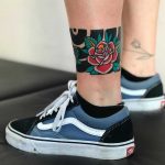 Rose anklet by tattooist Alejo GMZ