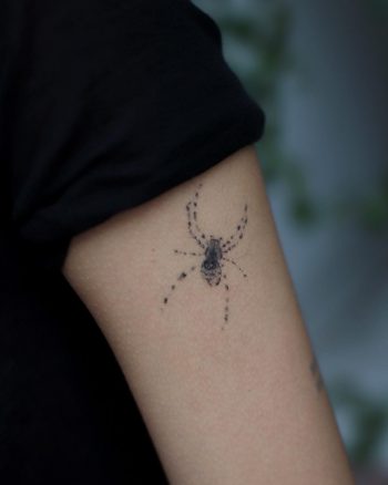 Spider by @tattoo_a_piece