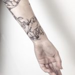 Birds on a forearm by @mariafernandeztattoo