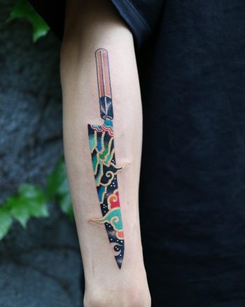 Colorful knife by @pitta_kkm