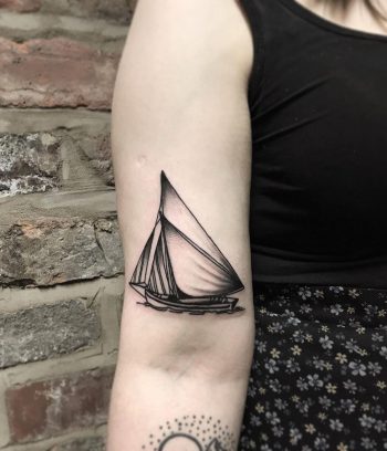 Galway hooker tattoo by @lonewolftattoo