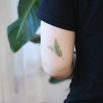 Green leafs by @vane.tattoo_