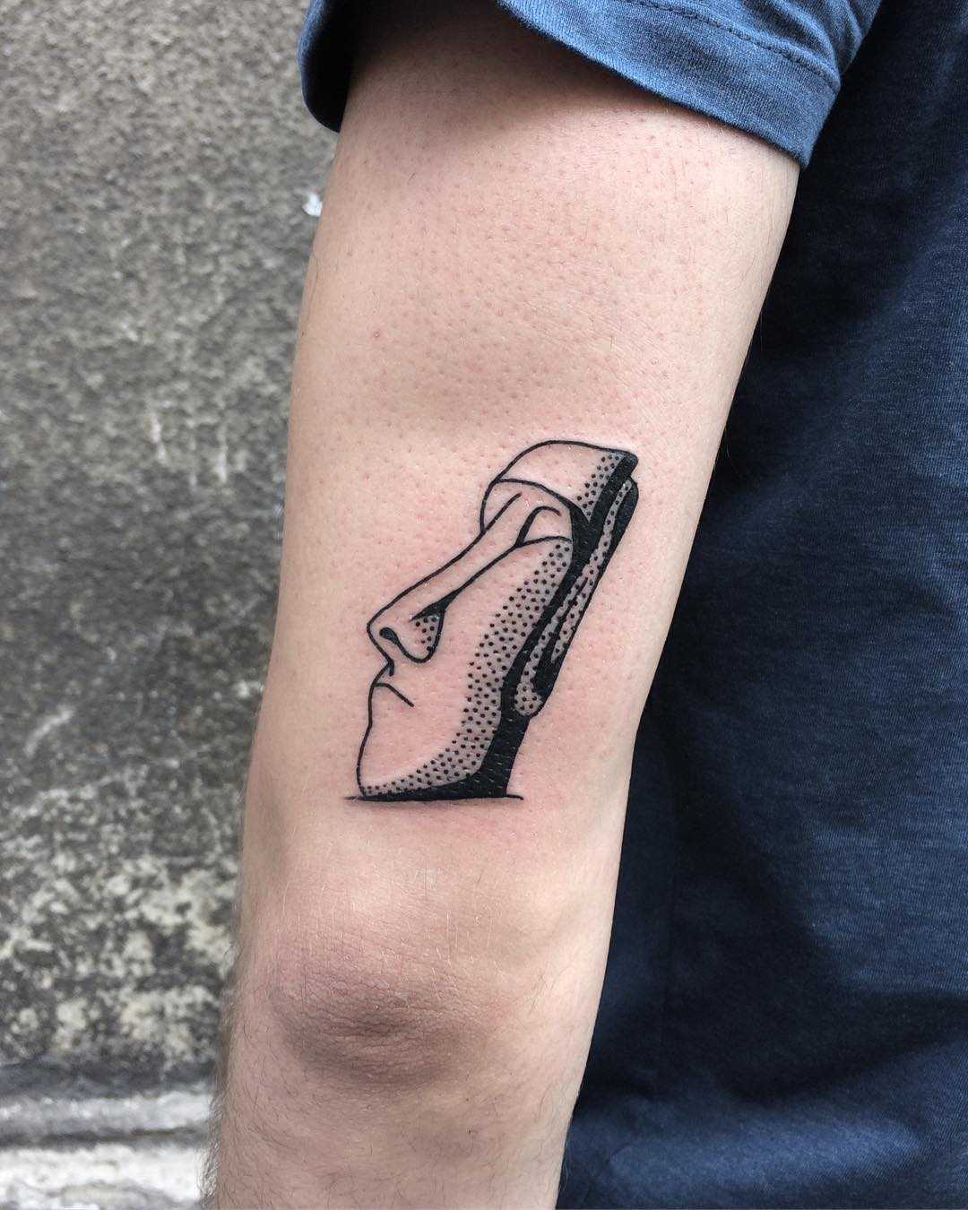 Moai tattoo by @skrzyniarz_