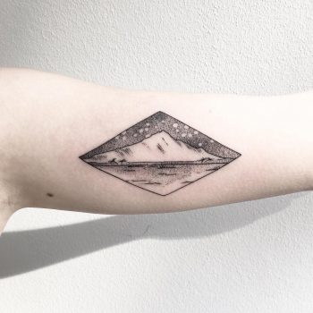Mountain by @mariafernandeztattoo
