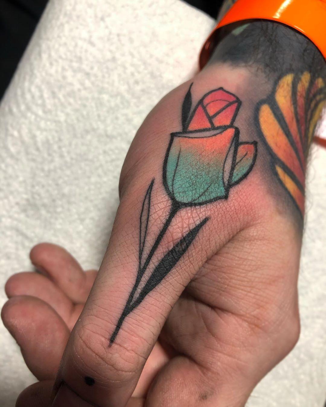 Neo-traditional rose by @pau1terry_