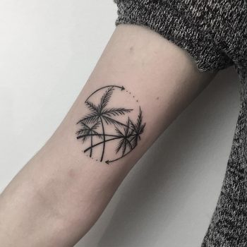 Palm leafs by @mariafernandeztattoo