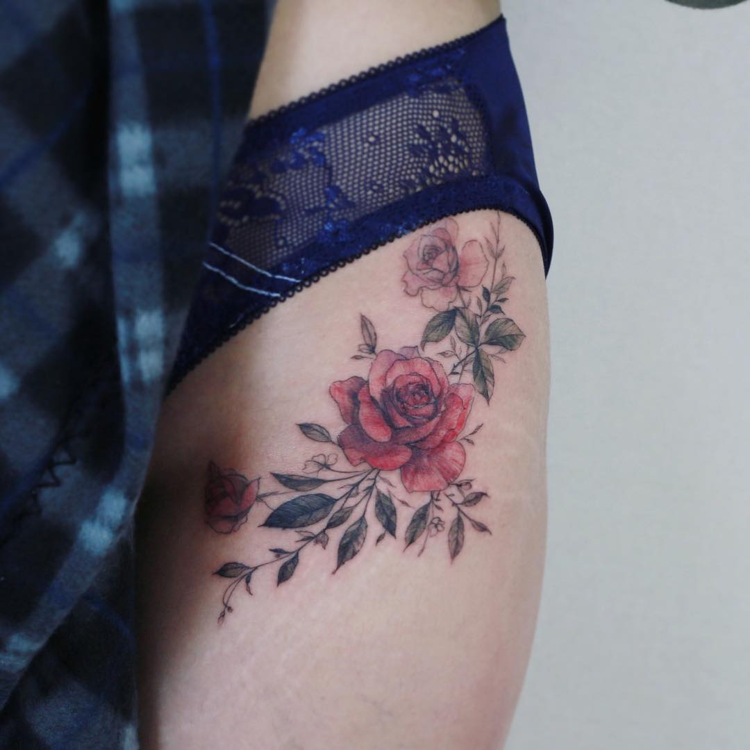 Roses on a hip by @tattooist_flower