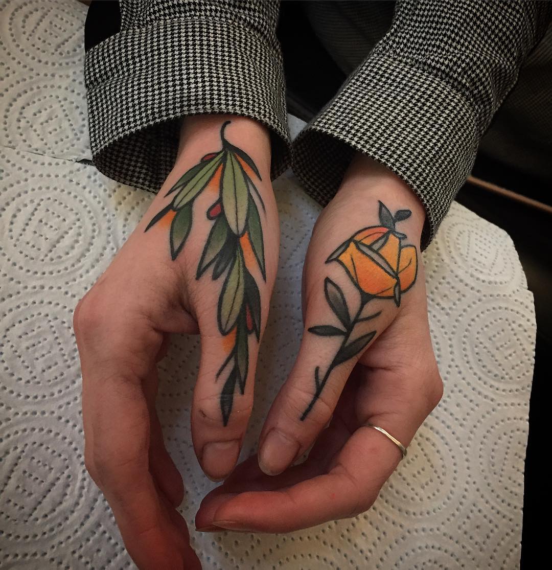 Handpoke finger and hand tattoos : r/sticknpokes