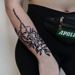 Black and white branch by @tototatuer