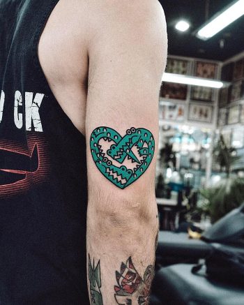 Heart-shaped crocodile by @woo_loves_you