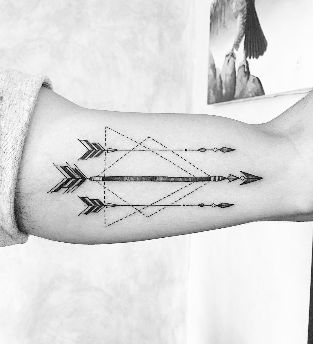 Arrows and geometry by @soychapa