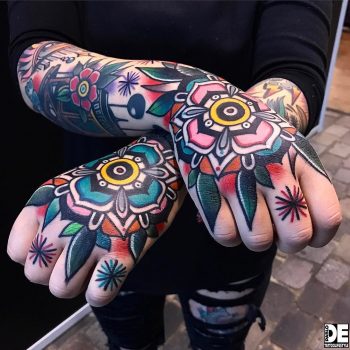 Colorful flowers by @pablo_de_tattoolifestyle