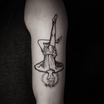 The hanged man tattoo by @mateutsa