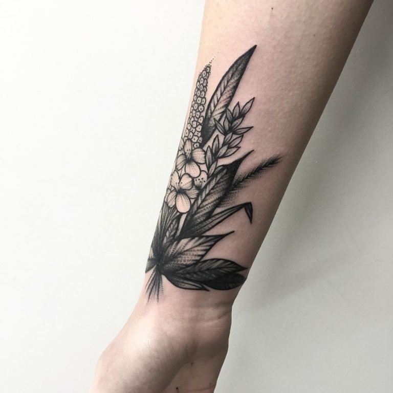 Cool knife tattoo by Monkey Bob