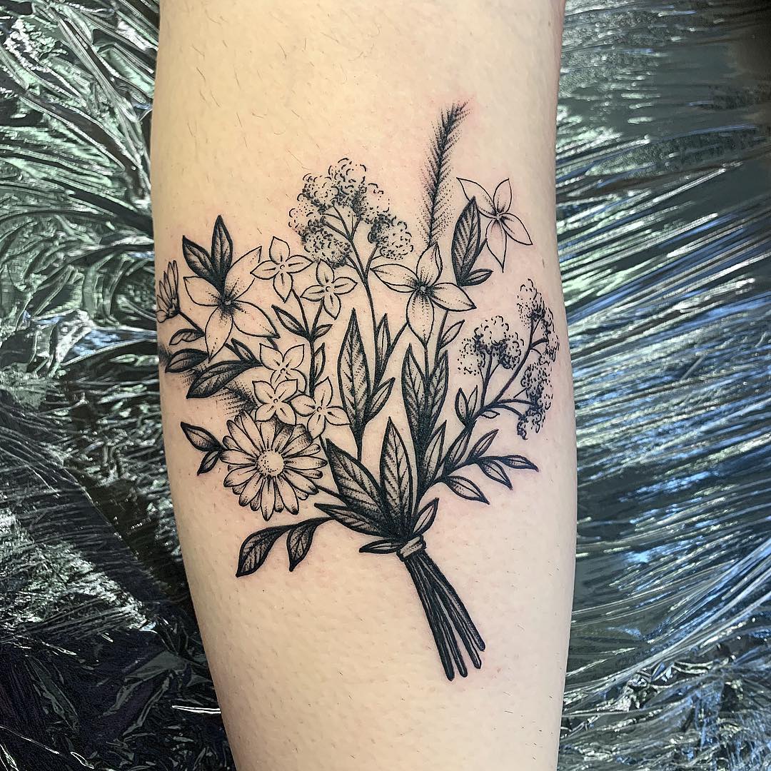 Wee Posy tattoo by @rebecca_vincent_tattoo
