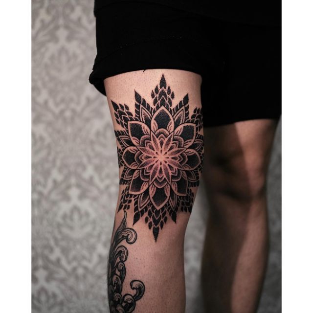 Mandala on a Knee by tattooist Arang Eleven 