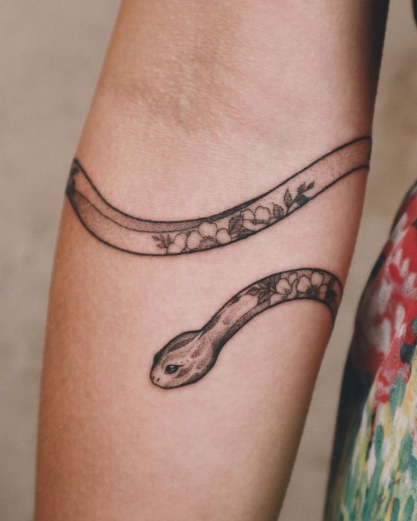 Snake by @vlada.2wnt2