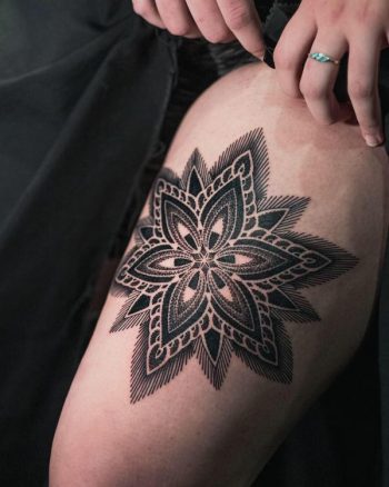 Blackwork Mandala by tattooist Arang Eleven