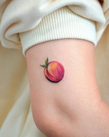 Mini Peach by Tattooist Eden