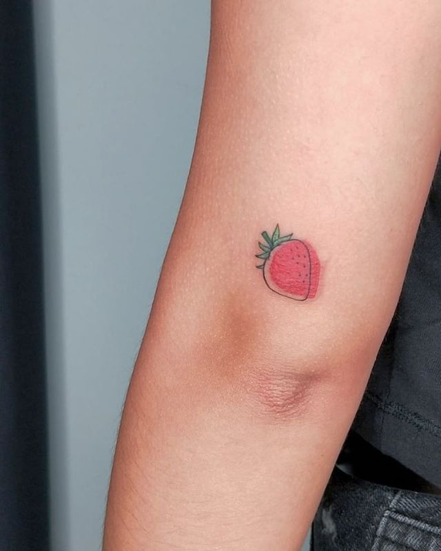 Sweet Strawberry Tattooed By @alizetattoo
