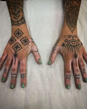 Dots On Both Hands By @jonnyrad_tattooer