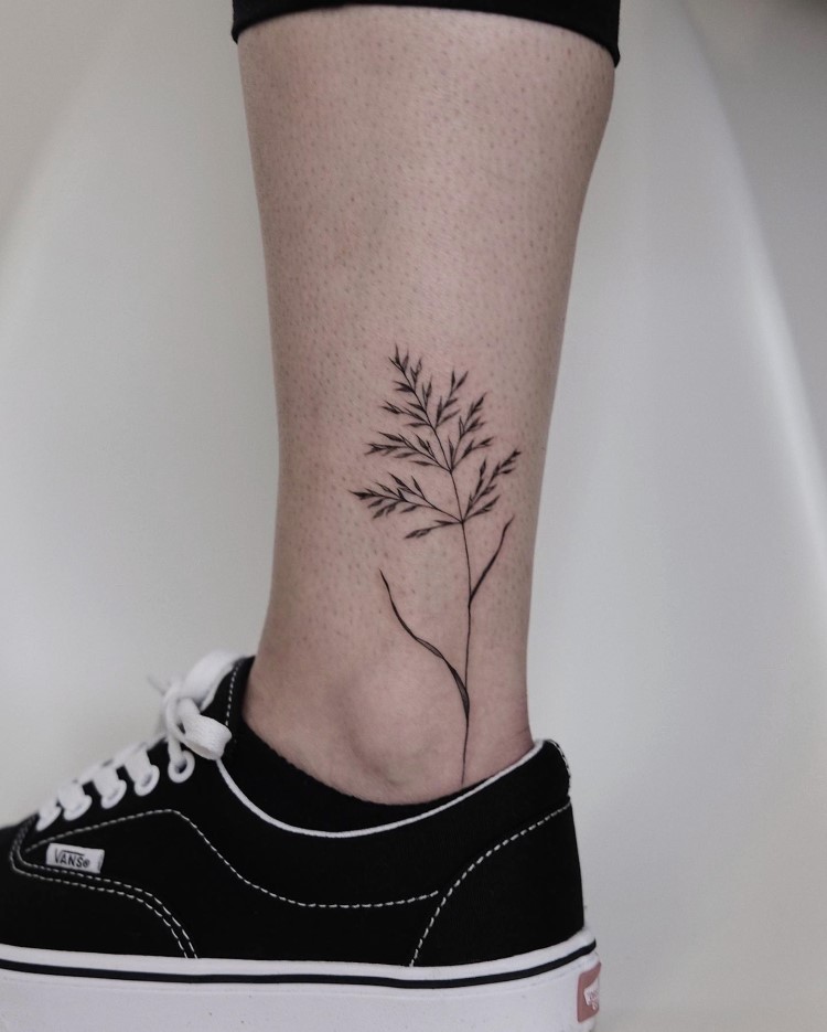 Ankle Flower by @dr.kate.tattoo