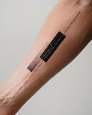 Minimalist Tattoo by @ida.minimal
