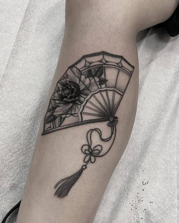 Hand Fan Tattoo by @nicholasleetattoo