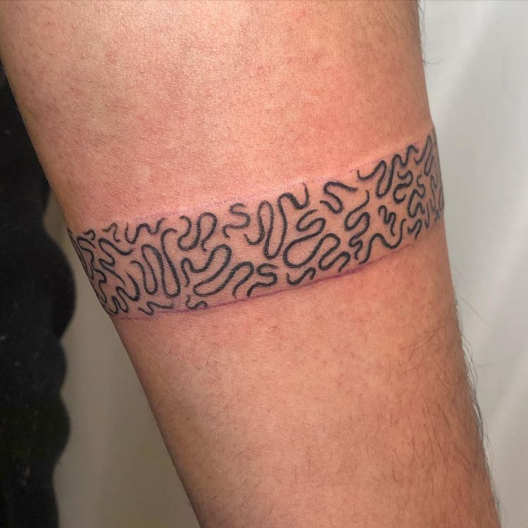 Squiggle Tattoo by @intuitivetwin