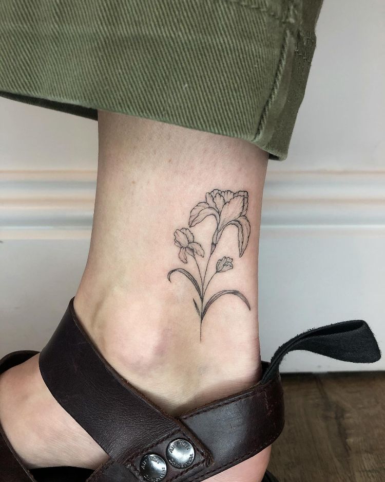 Minimalist Iris Flower Tattoo by @ebeatattoo