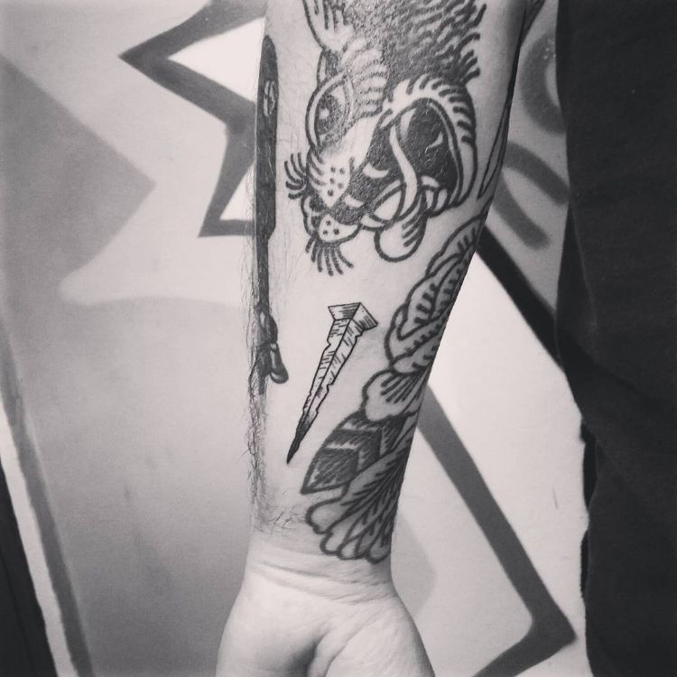 Iron Nail Tattoo by @esepezsinpincel
