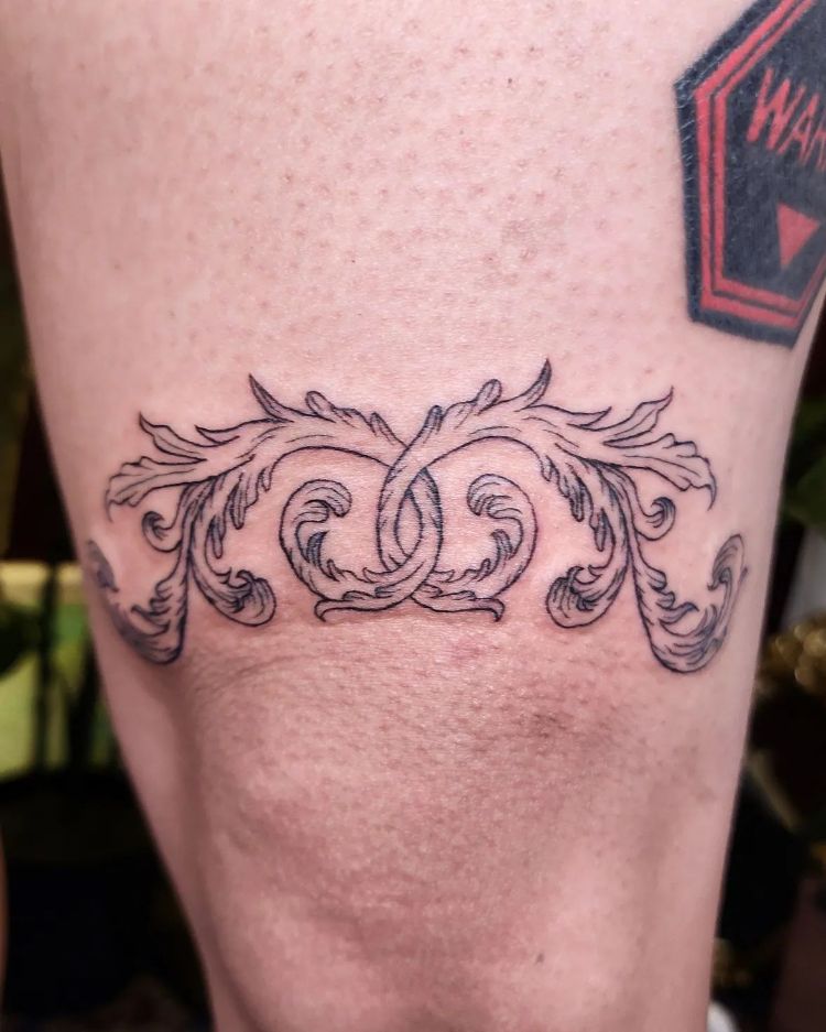 Filigree Tattoo Outline Style by @mythic_mimi